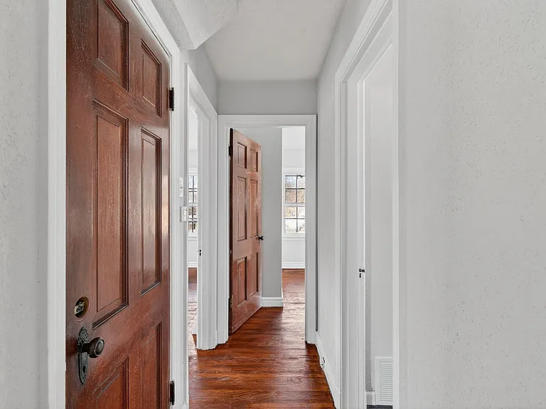 6713 Kenwood Dr — Photo 11