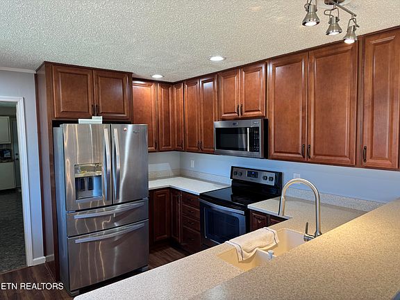 5th image of 2954 Milford Ave