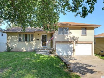 2742 S 49th St, Omaha, NE, 68106