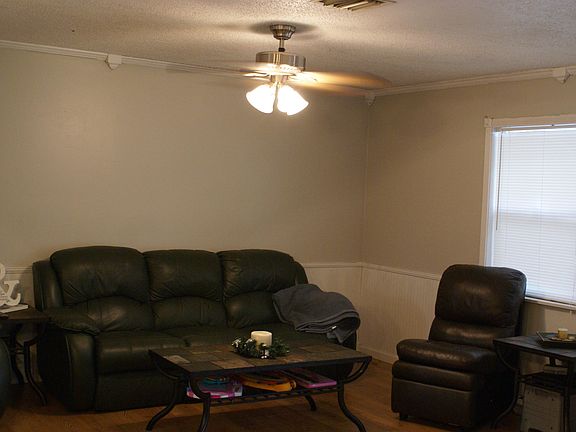 2nd image of 320 SE Yardley Terrace