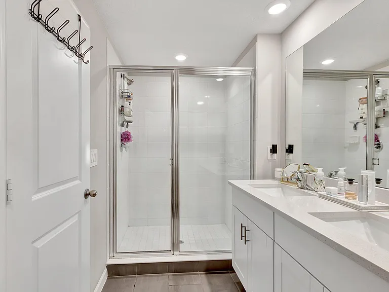 345 SE Angler Dr — Photo 32
