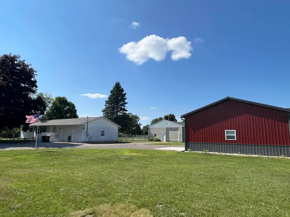 9270 Baker Rd, Greenville, MI 48838