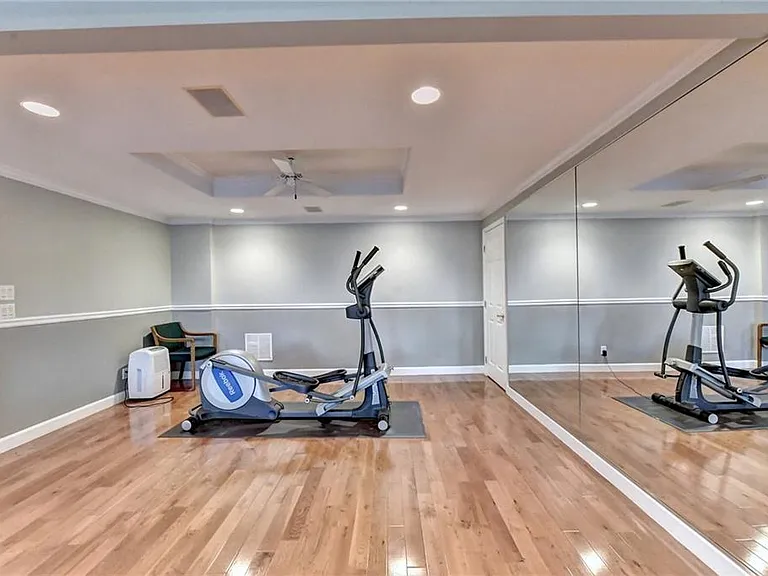645 Falls Bay Ct — Photo 70