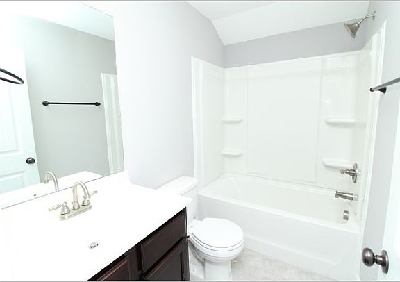 5th image of 1728 Manning Dr Unit 4