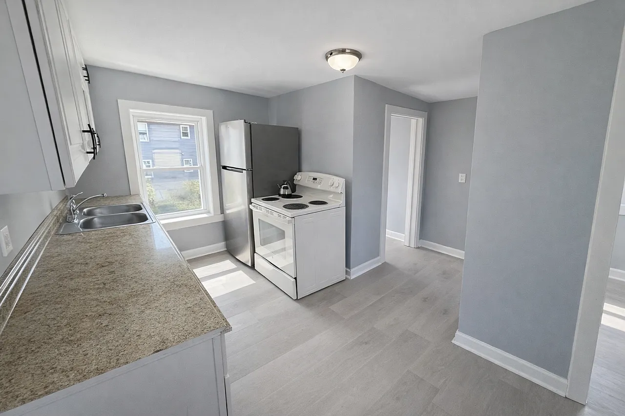 10 Farm Hill Rd — Photo 3