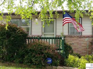 2712 Lillian St, Bellevue, NE 68147