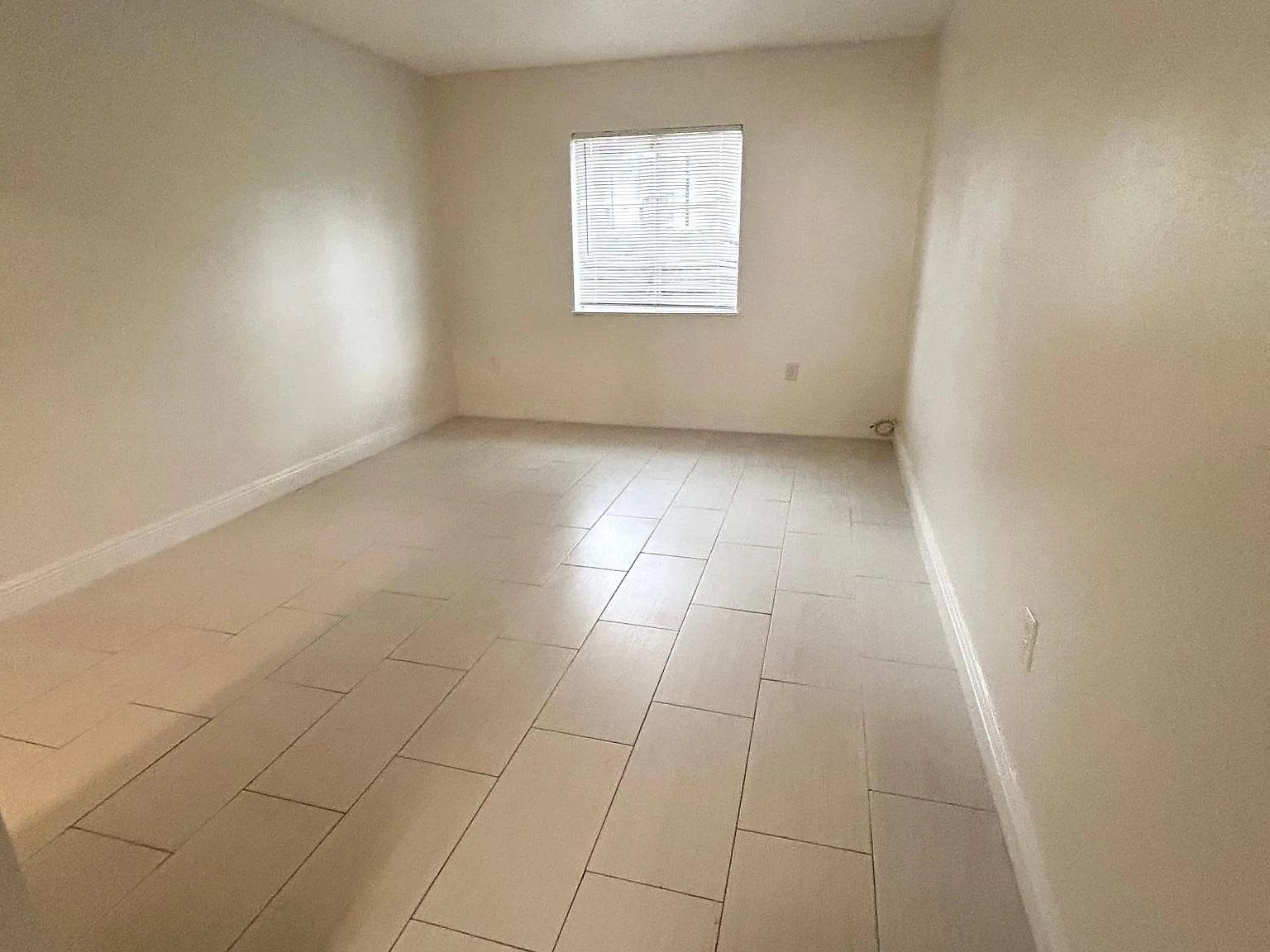 1 bed, 838 sqft, $1,400 — Photo 4