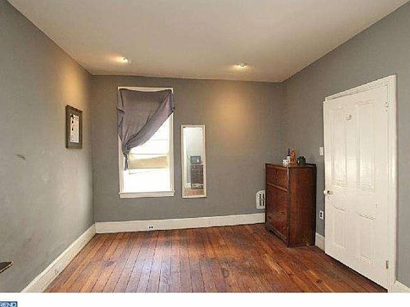 4th image of 1823 E Moyamensing Ave