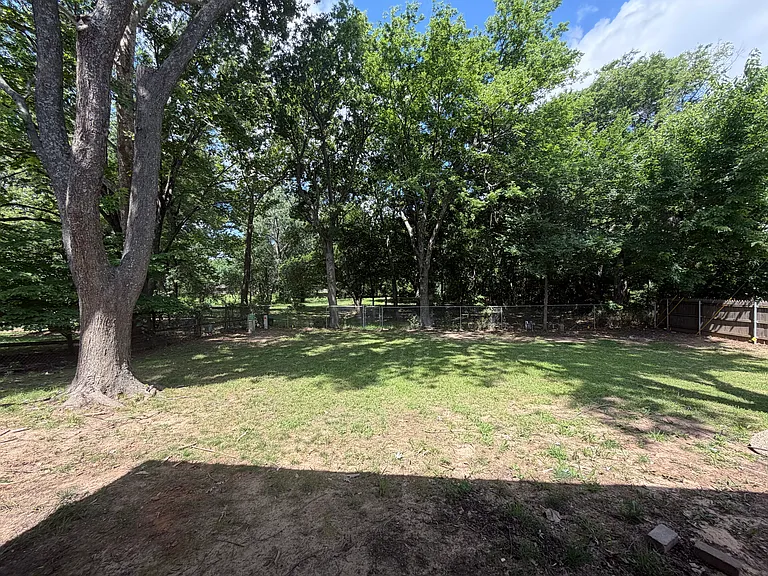 1408 S Chestnut Ave — Photo 42