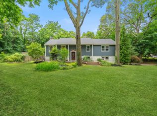 1 Thompson Hill Rd, Saint James, NY 11780