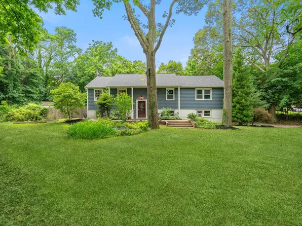 1 Thompson Hill Road, Saint James, NY 11780