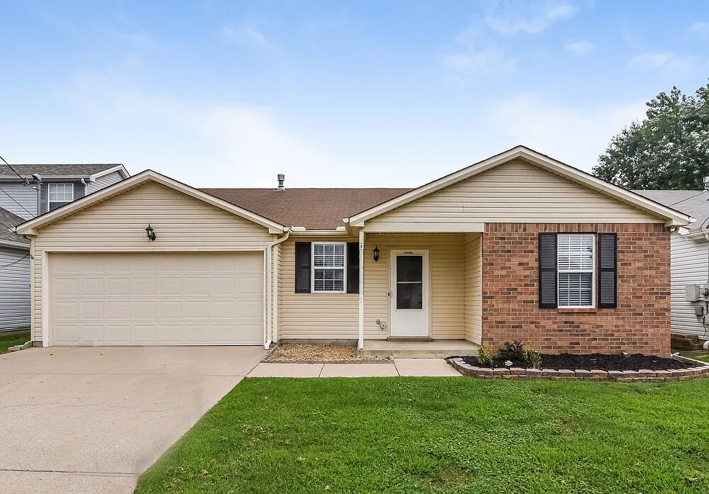 3 bed, 2.0 bath, 1253 sqft, $2,345 — Photo 1