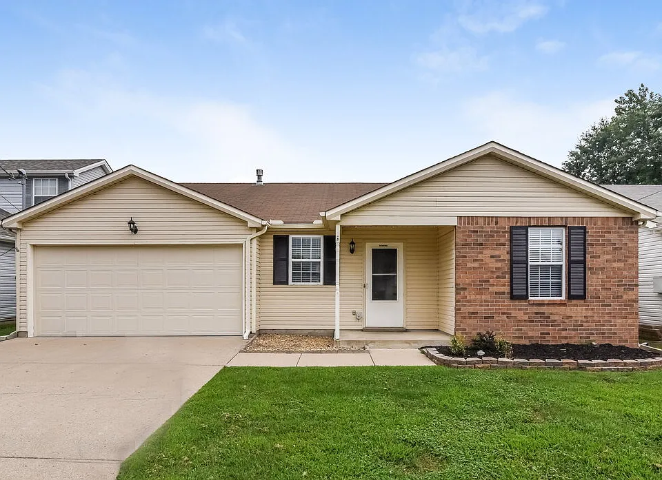 101 Edgehill Ln
