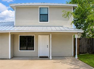 405 Live Oak St #B, College Station, TX 77840