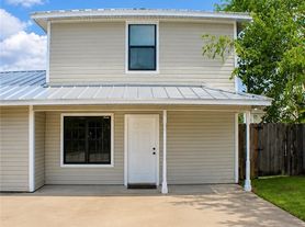 405 Live Oak St, College Station, TX