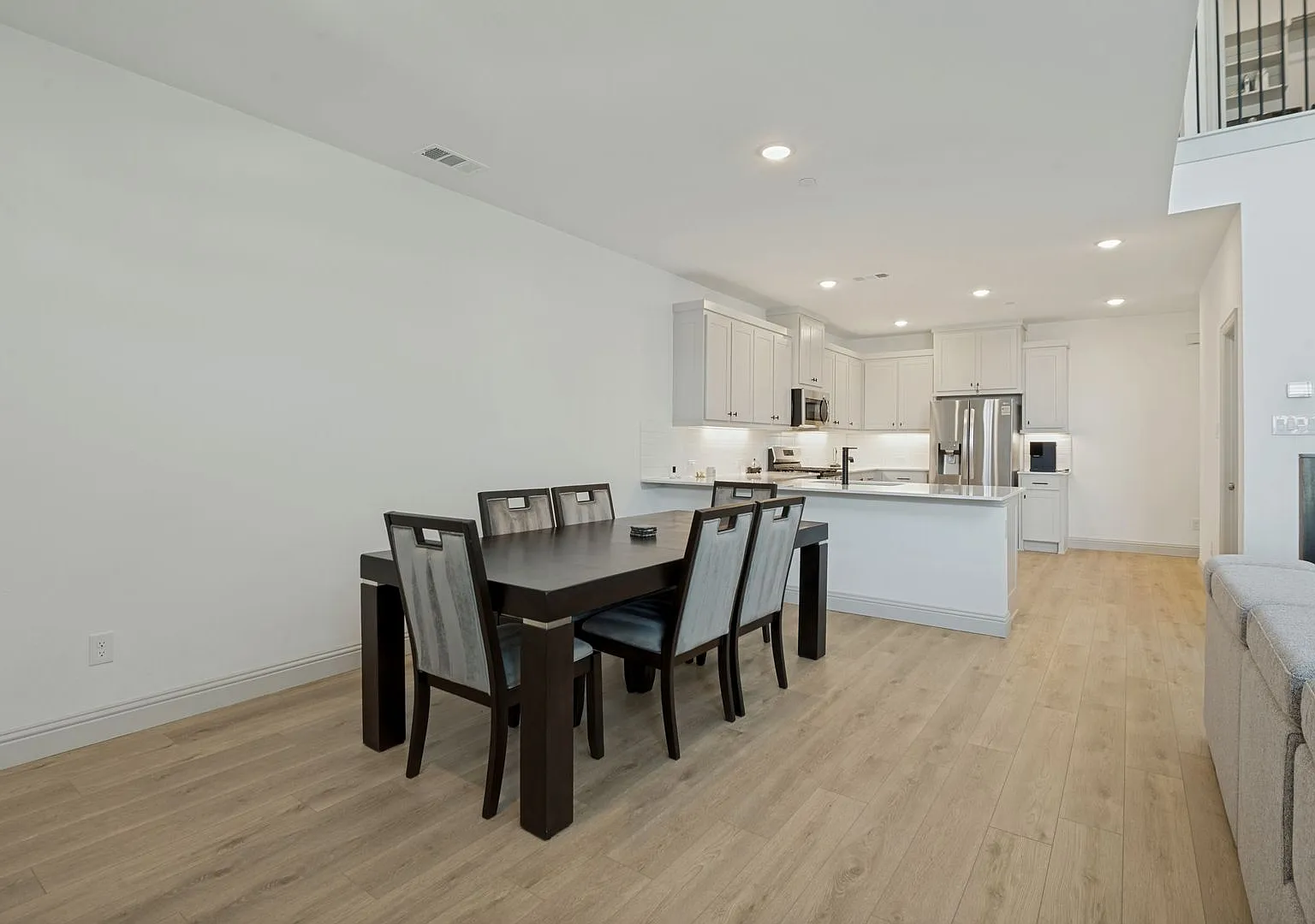 Furnished Modern Townhome in Frisco — Photo 4