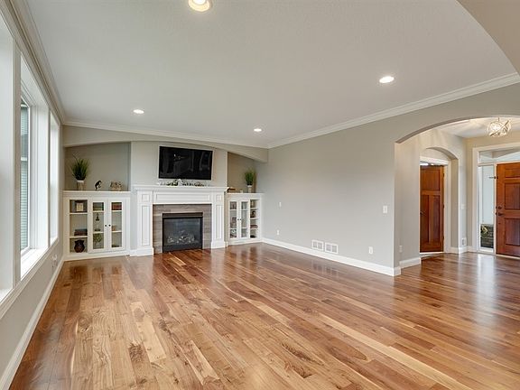 4th image of 4305 Parkview Cir