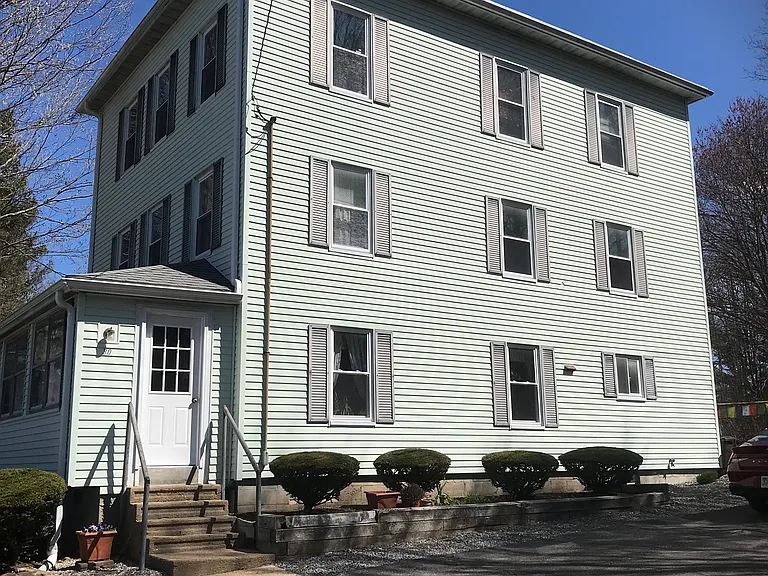 30 Cleveland St — Photo 1