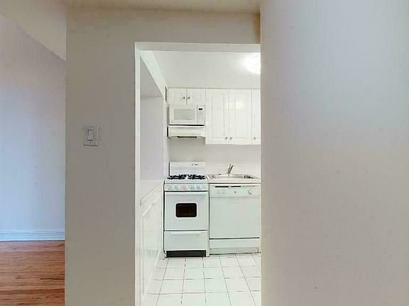 5th image of 1 Astor Pl APT 3E