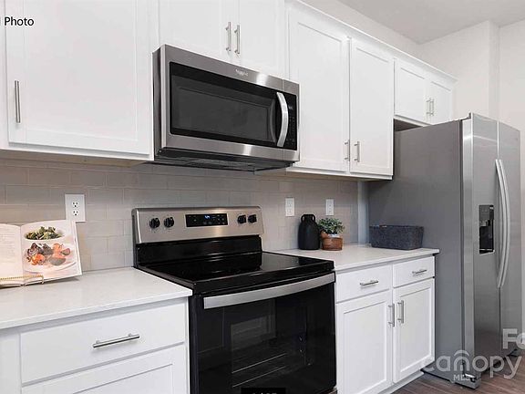 5th image of 228 Brinkley Dr #7