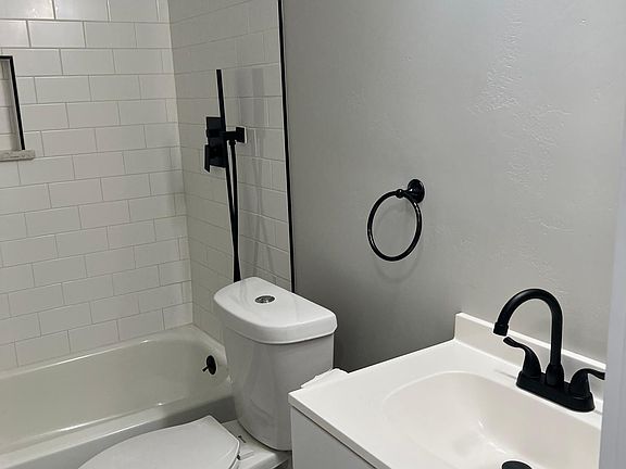 5th image of 921 Stetson Ave #921