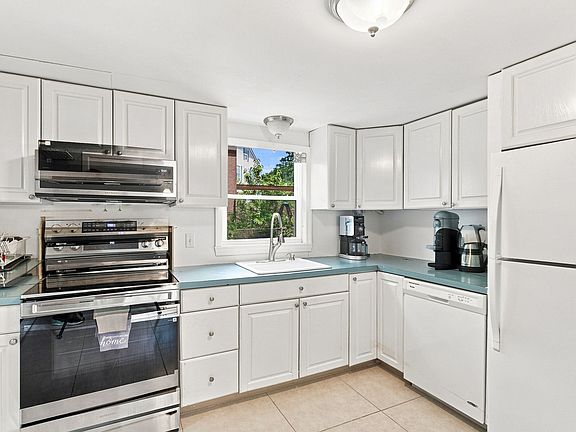 5th image of 28 Preston St