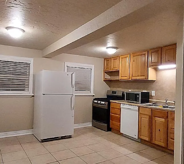 12937 S Browns Pond Cv #4 — Photo 7