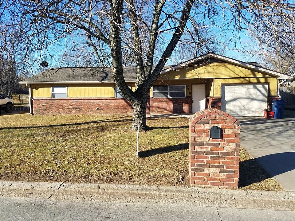 1st image of 1004 Jo Lynn St