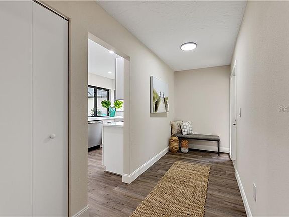 2nd image of 3916 Glen Oaks Manor Dr