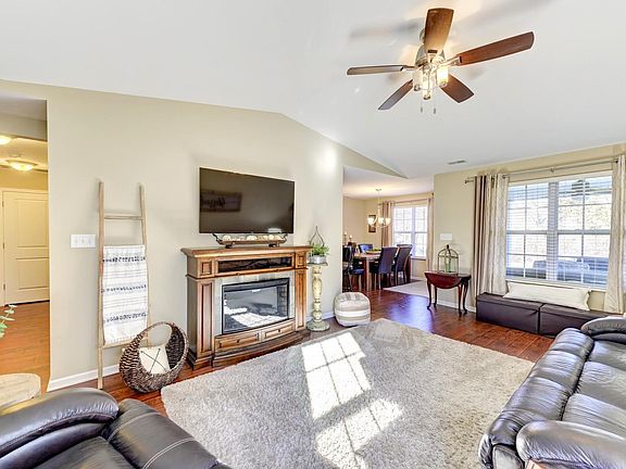 4th image of 13001 Ivy St #B