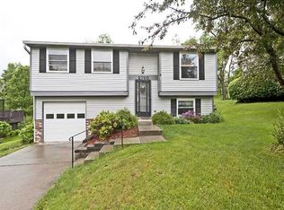 2768 Ravenwood Dr, Bridgeville, PA 15017