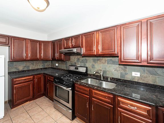 5th image of 1001 N 20th Ave #2E