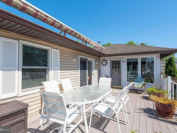 4th image of 37666 Oyster Bay Ln
