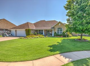 112 Prairie Ridge Ct, Bartlesville, OK 74006