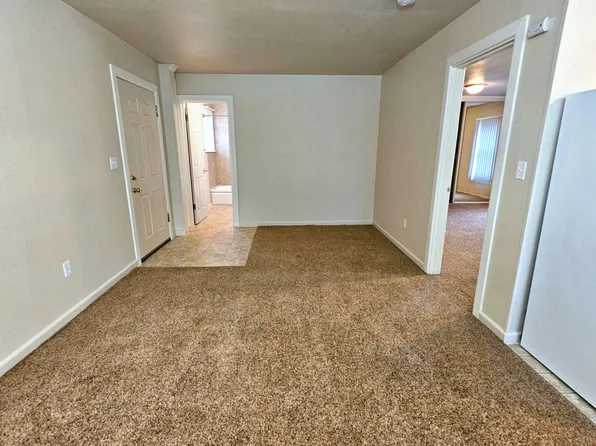 5889 W Van Giesen St #4-5-8, West Richland, WA 99353