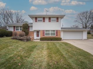 11640 W Woodside Dr, Hales Corners, WI 53130