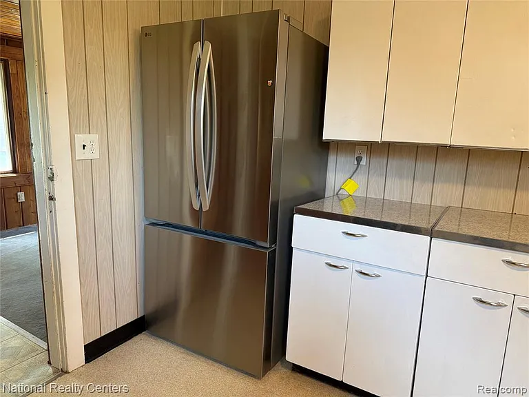 825 W Main St — Photo 11