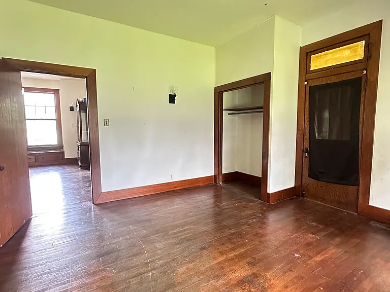 400 N Locust St — Photo 7
