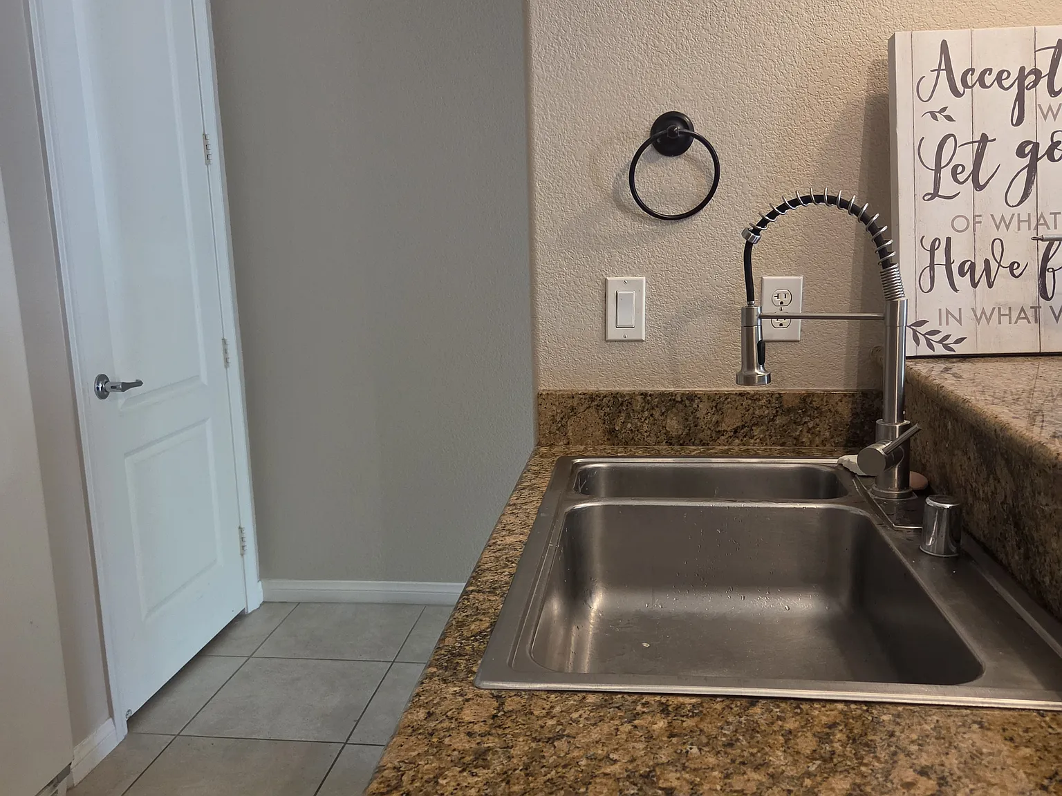 2 bed, 1086 sqft, $1,650 — Photo 4