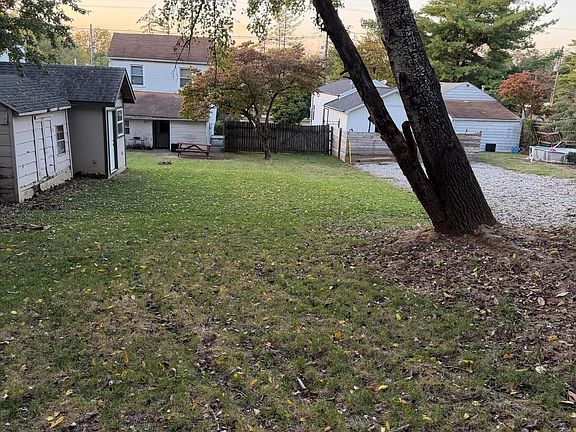 4th image of 1222 Lexington Rd