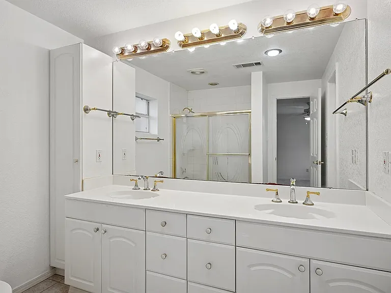 6629 Wickliff Trl — Photo 16