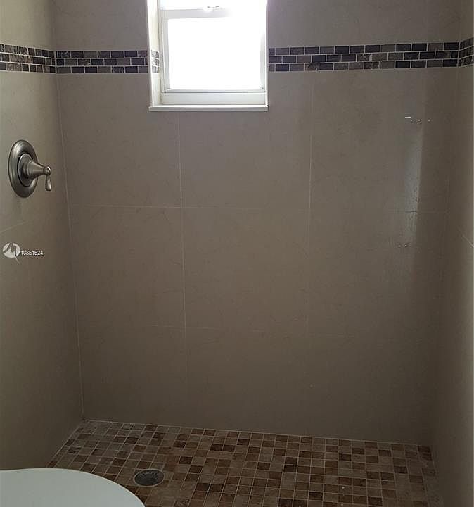 2nd image of 404 Mahogany Cir Unit 1