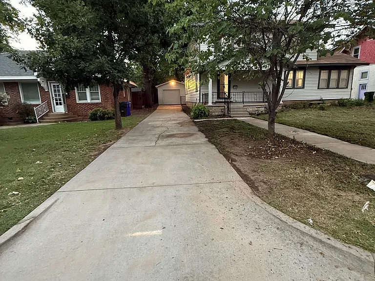 317 E Duffy St — Photo 5