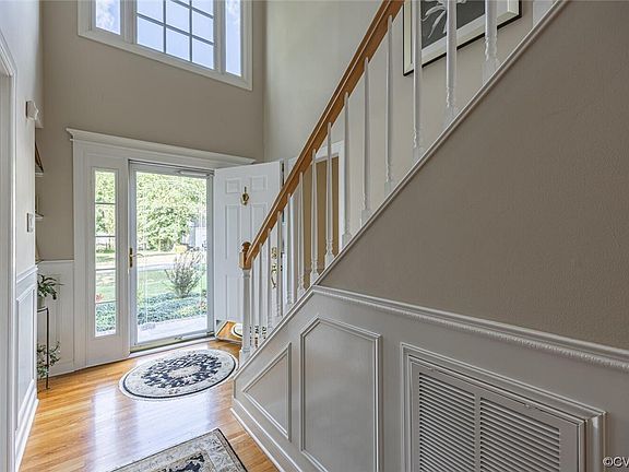 3rd image of 9135 Greenlake Cir