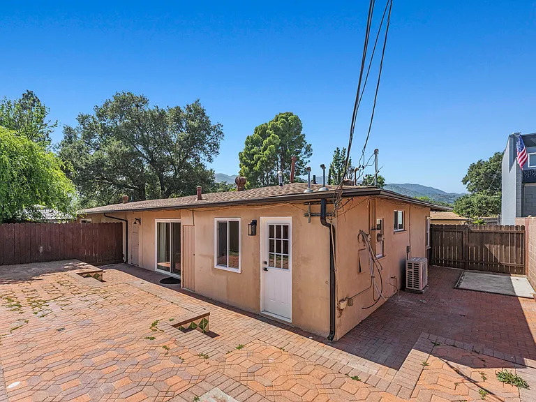 2817 Sycamore Ave — Photo 25