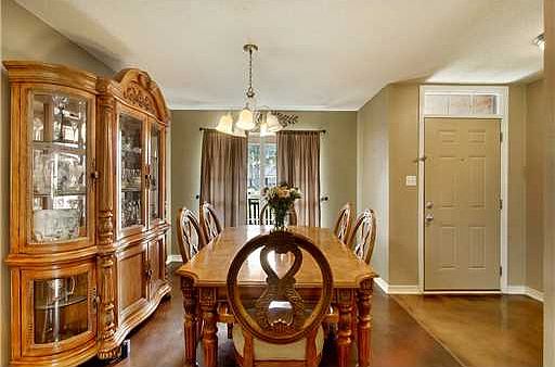 4th image of 10181 Lake Forest Dr