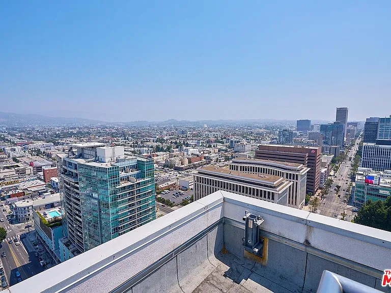 3810 Wilshire Blvd #408 — Photo 35