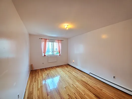 Rented by Astoria Realty | media 15