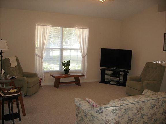 4th image of 130 Evergreen Dr