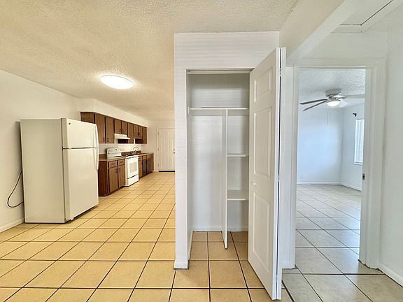 5th image of 2571-2575 Elm Ave